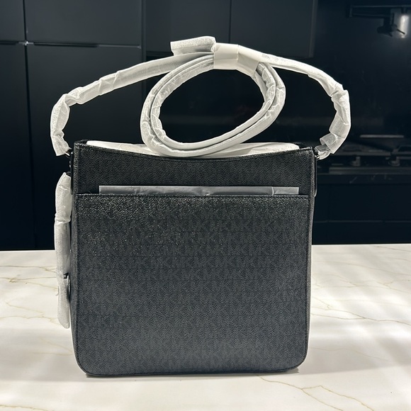 Michael Kors Jet Set Travel Large Logo Messager Bag - Picture 5 of 7